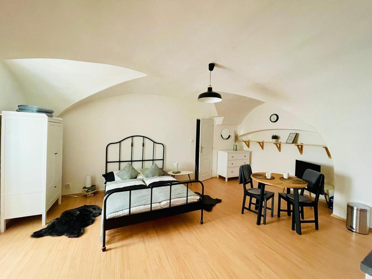 Studio Nicolas II Praag Buitenkant foto