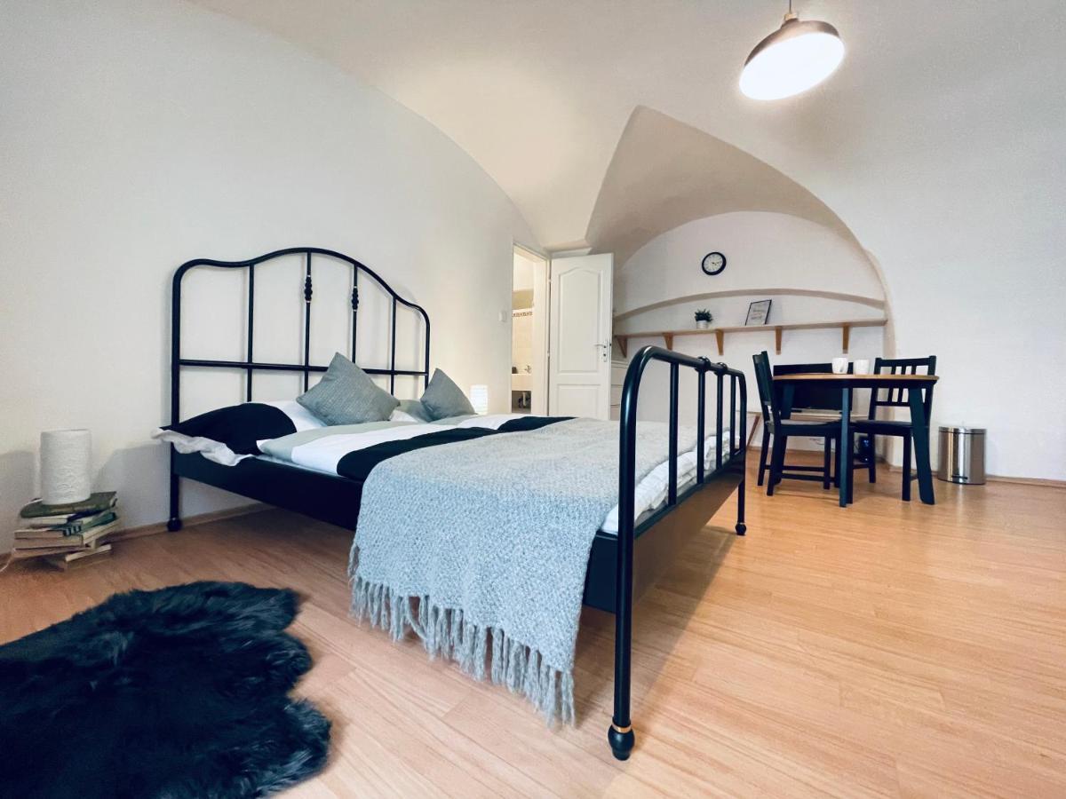 Studio Nicolas II Praag Buitenkant foto
