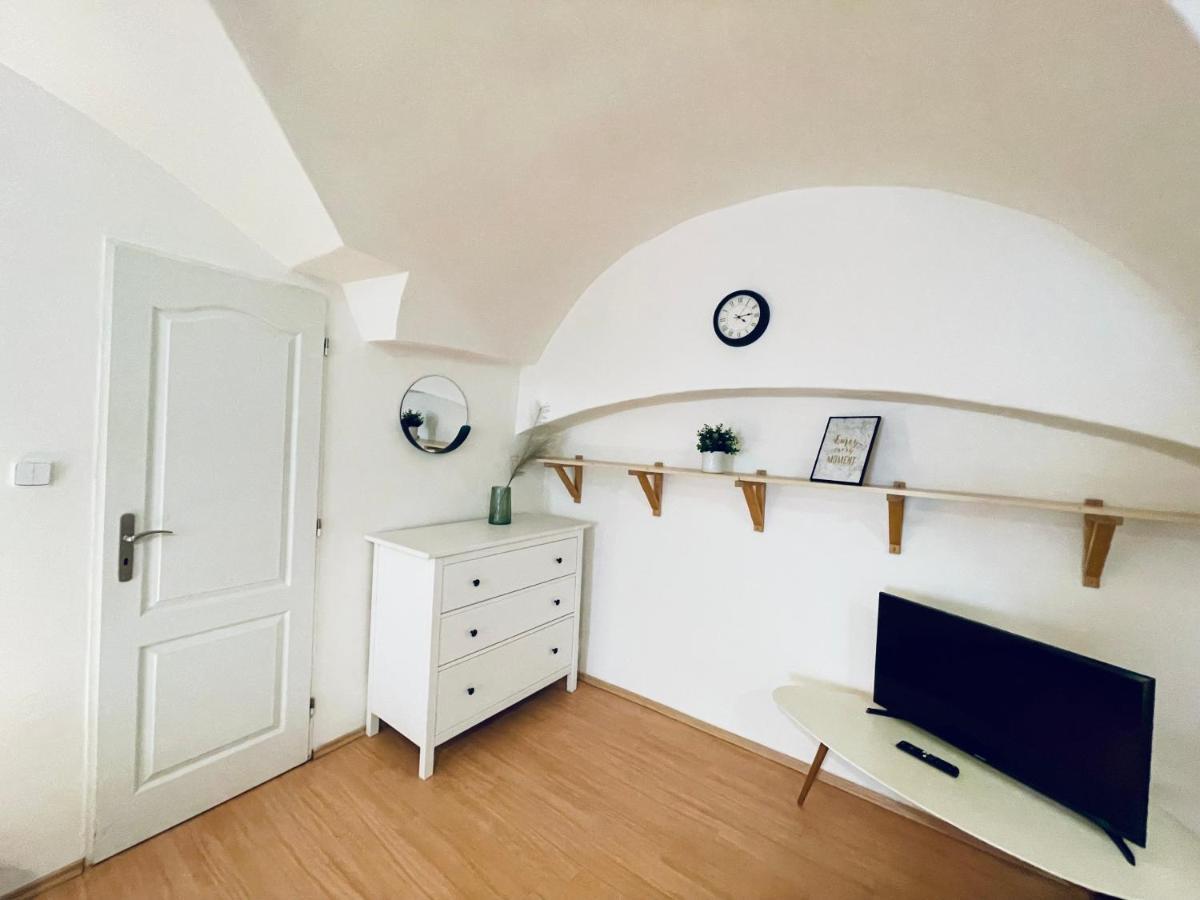 Studio Nicolas II Praag Buitenkant foto