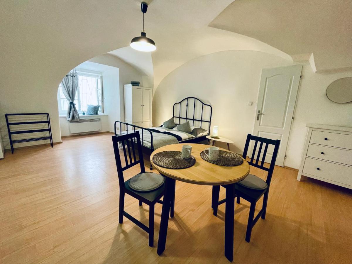 Studio Nicolas II Praag Buitenkant foto